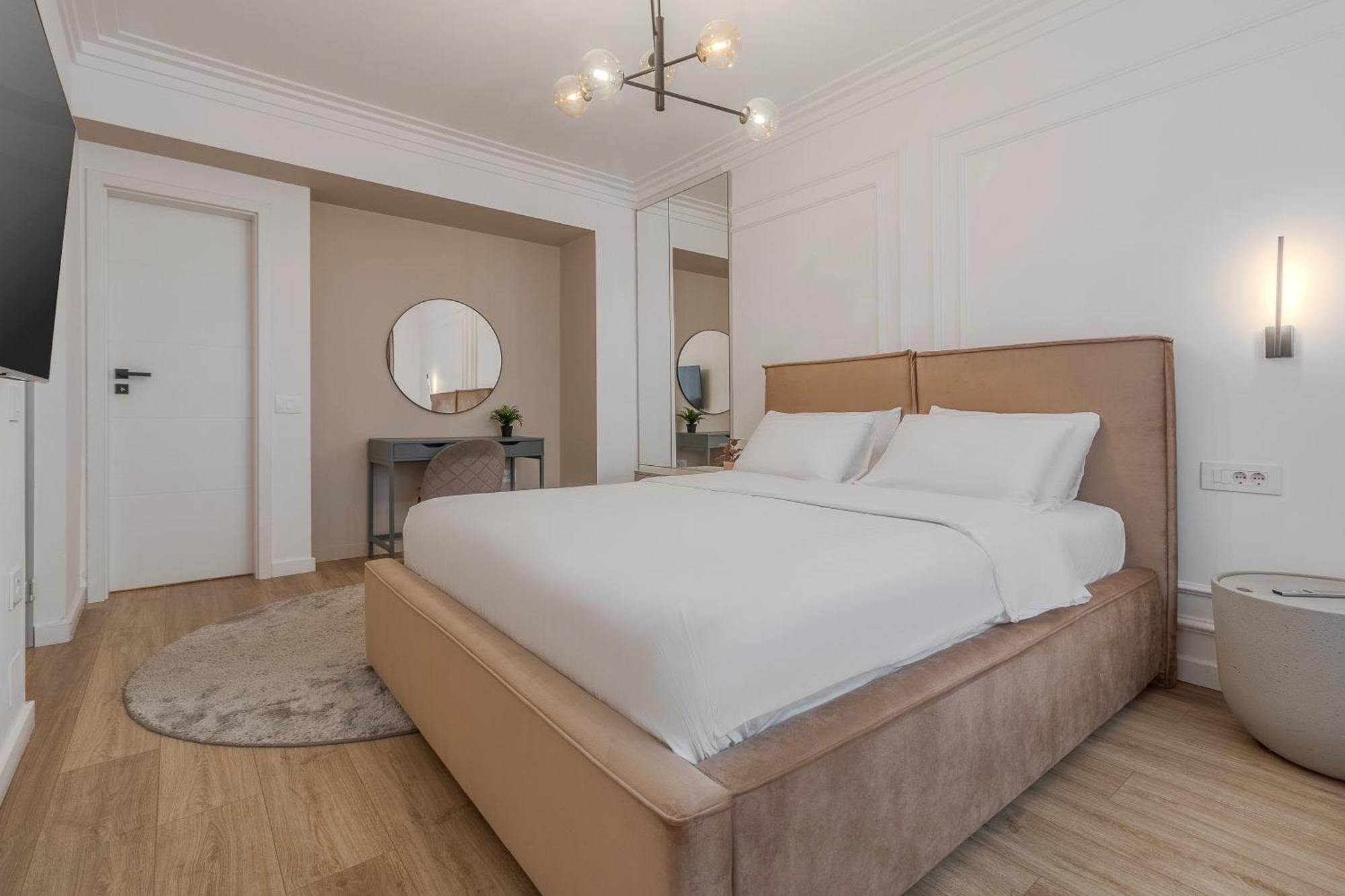 Modern Muse Apartment Орадя Екстер'єр фото